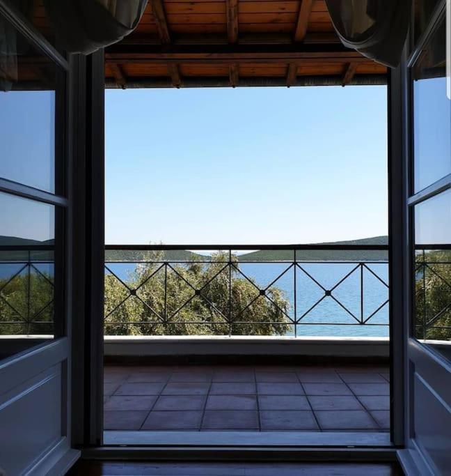 Villa Liana Sourpi Exteriör bild