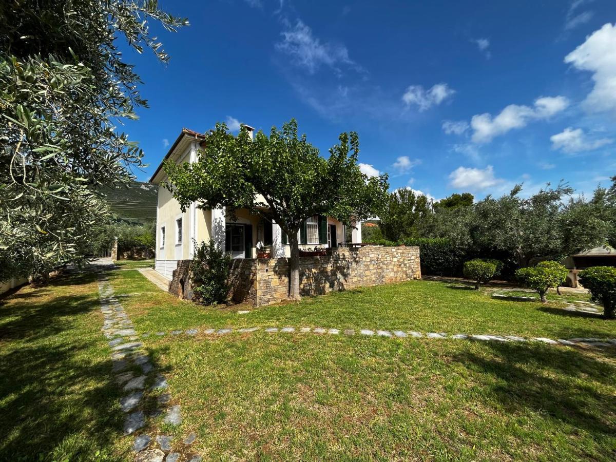 Villa Liana Sourpi Exteriör bild