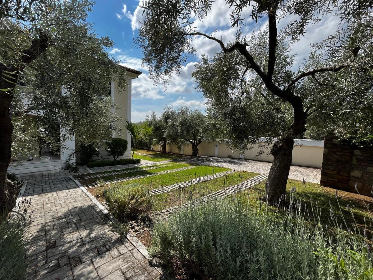 Villa Liana Sourpi Exteriör bild