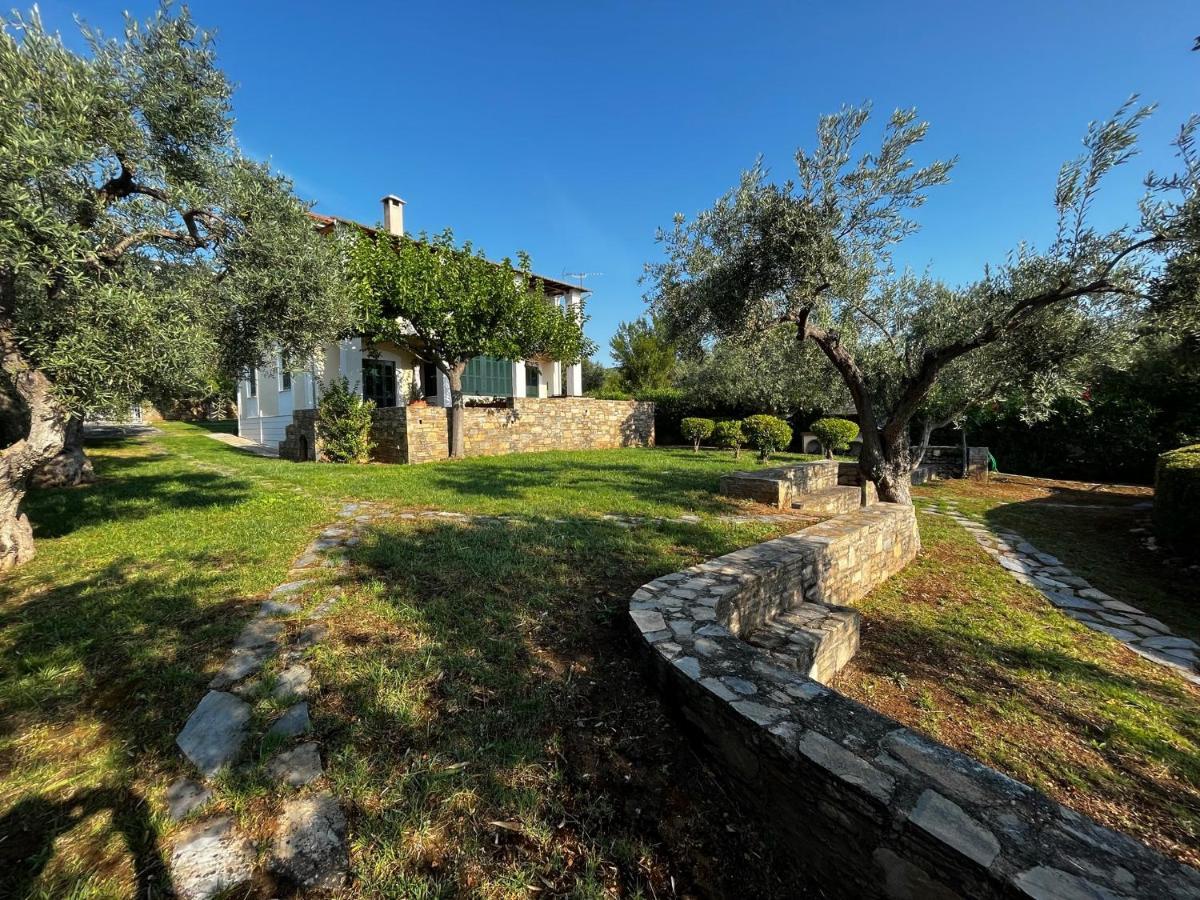 Villa Liana Sourpi Exteriör bild