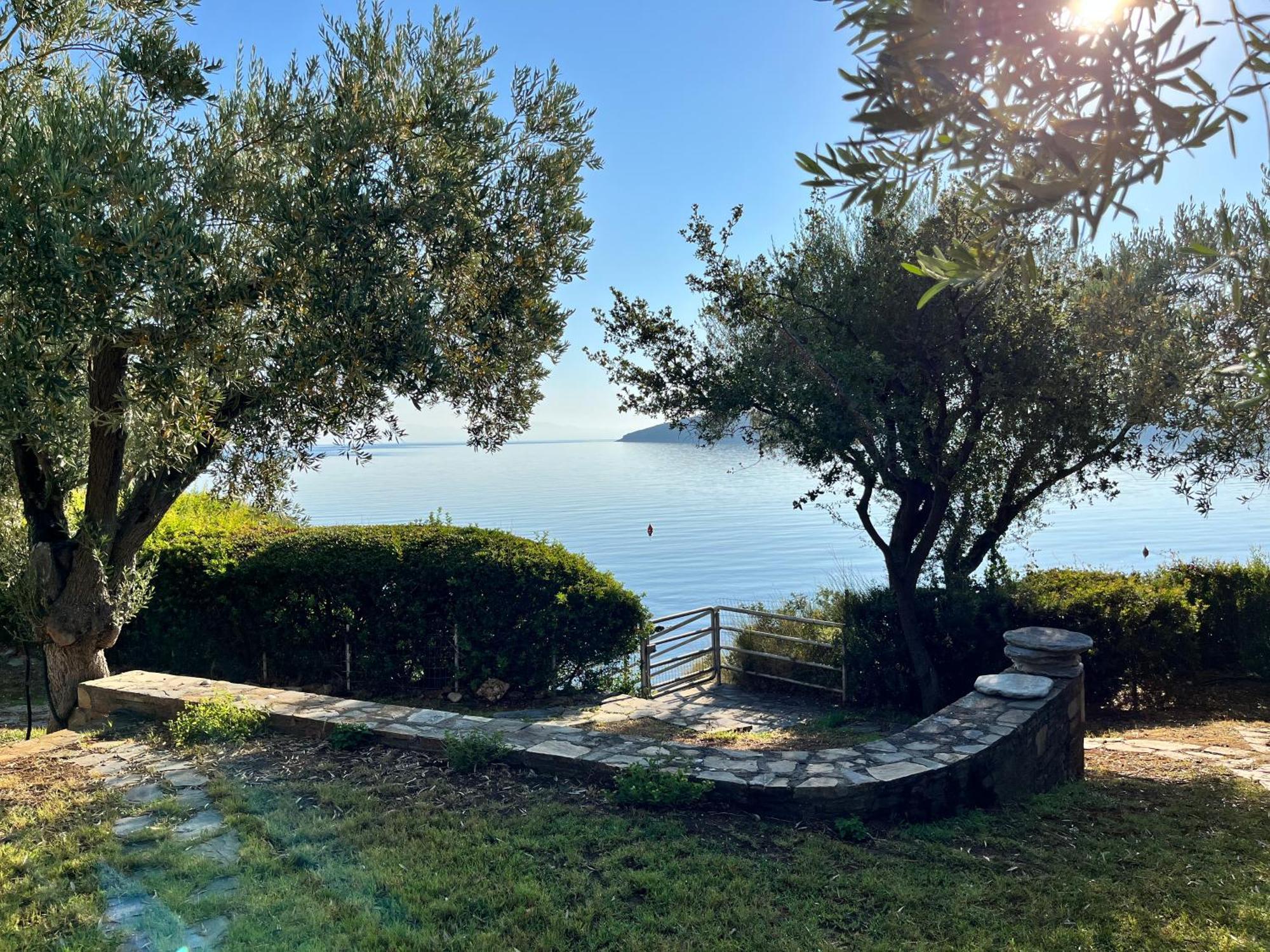 Villa Liana Sourpi Exteriör bild